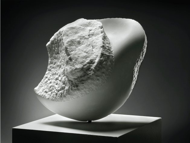 Marmersteen beeld van Afke Roggeveen